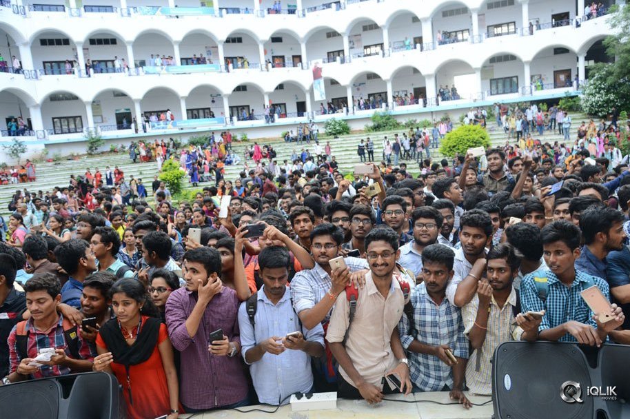 Mahnubhavudu-Movie-2nd-Song-Launch-At-Vignan-College